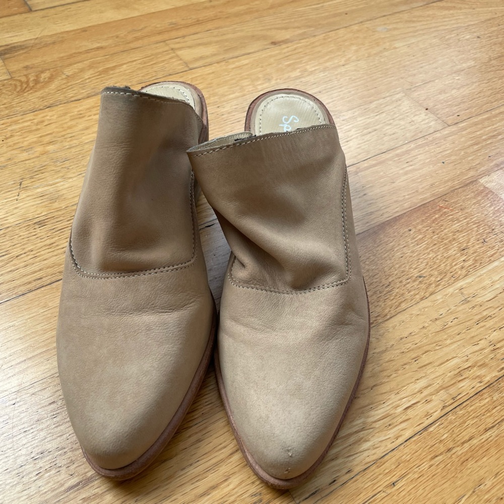 SPLENDID leather suede mule nude tan color 6.5